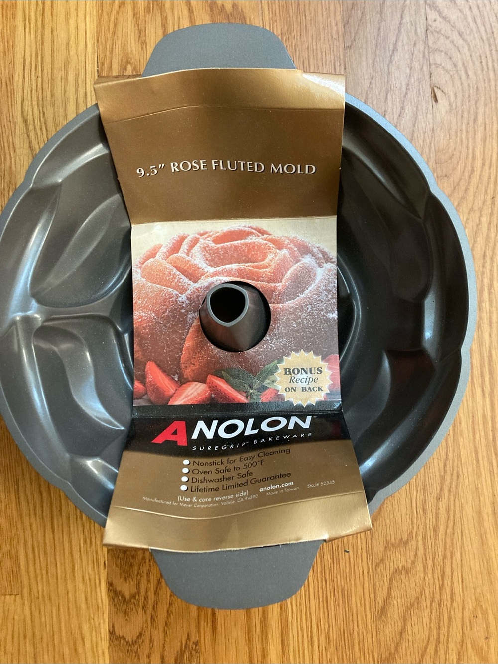 9.5" Rose Fluted Mold - Gray Nonstick Bundt Pan